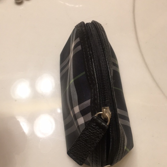 Burberry mini cosmetic case - Picture 2 of 4